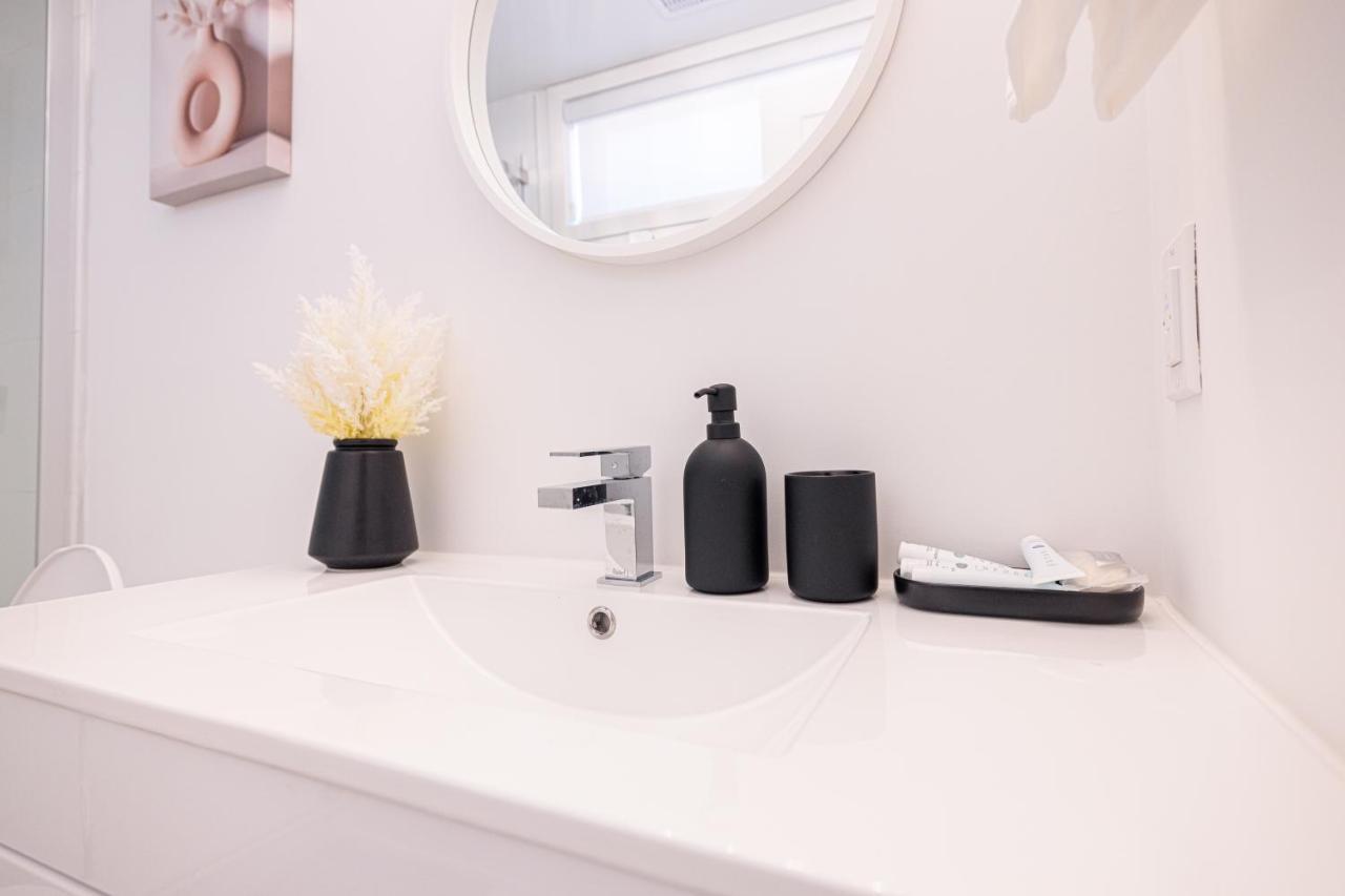 Luxury & Comfy Apartment, Mins Drive To All Niagara Falls Attraction Eksteriør billede